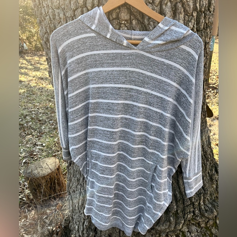 ⭐️41 & Hawthorn Knit Hoodie in size S